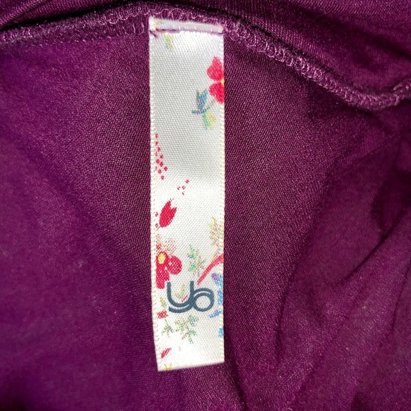 Off-the-shoulder Ruffle Top - Picture 6 of 6